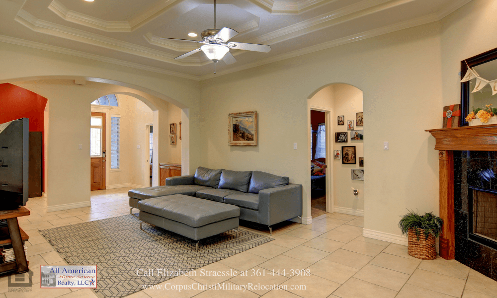 Corpus Christi TX Homes - Enjoy private entertaining and comfortable living in the spacious living room of this Corpus Christi home for sale. 