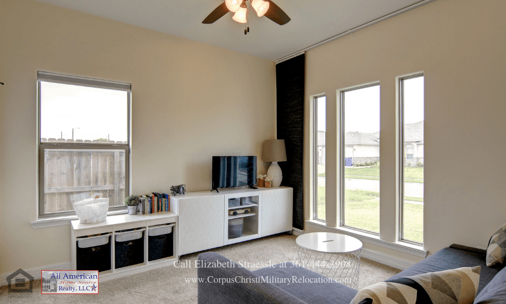 Homes in Corpus Christi TX - The family room of this Corpus Christi home is bright and well-lighted. 